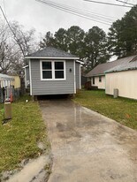 9572 Darkwood St in Willis, TX - Building Photo