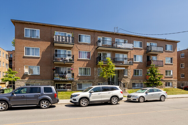 4000 Bouchette Rue in Montréal, QC - Building Photo - Building Photo