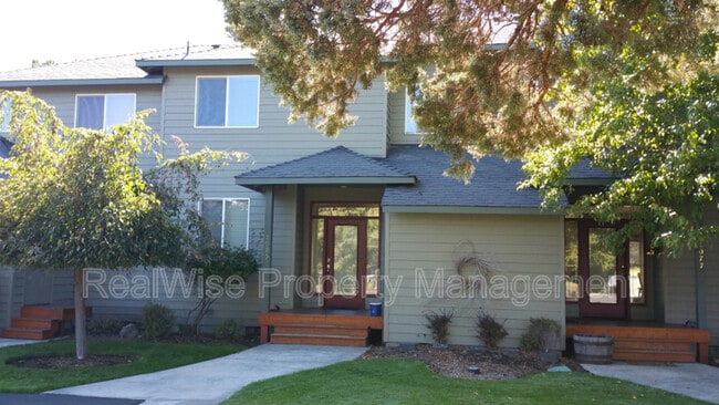 property at 1085 Golden Pheasant Dr
