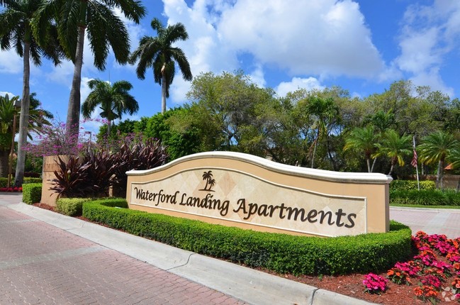 Waterford Landing in Miami, FL - Building Photo - Building Photo