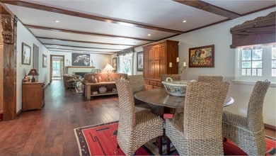10330 McBroom St in Shadow Hills, CA - Building Photo - Building Photo