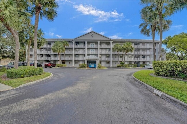 1502 Whitehall Dr, Unit 303 in Davie, FL - Building Photo - Building Photo
