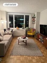 205 E 95th St in New York, NY - Building Photo