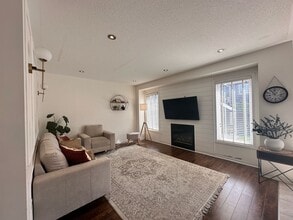 33 Donomore Dr in Brampton, ON - Building Photo - Building Photo