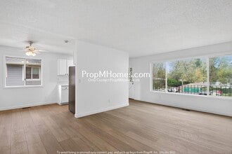 6056 SW Valley Ave in Beaverton, OR - Building Photo - Building Photo