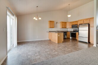 The Pines Townhomes in Fargo, ND - Building Photo - Building Photo