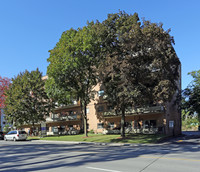 Gage Park Towers in Hamilton, ON - Building Photo - Building Photo