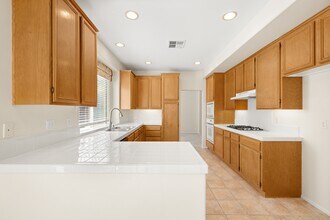 2636 Fallcreek Ct in Simi Valley, CA - Building Photo - Building Photo