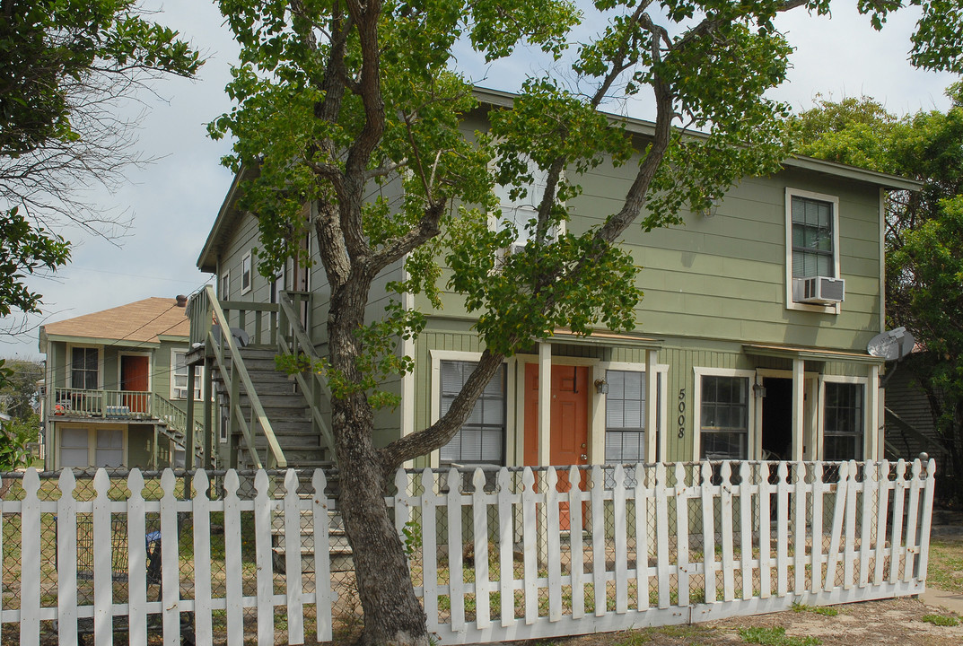 5008 Avenue S in Galveston, TX - Foto de edificio