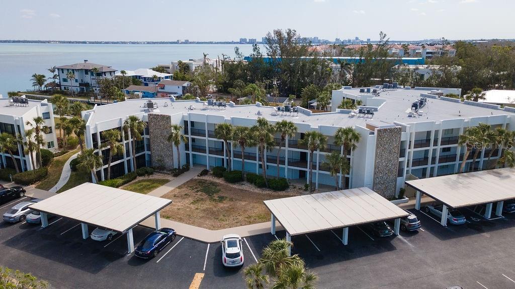 450 Gulf of Mexico Dr in Longboat Key, FL - Building Photo