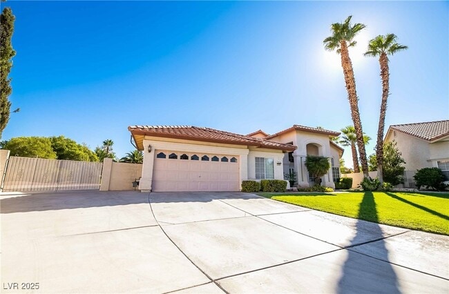 1400 Castle Crest Dr in Las Vegas, NV - Building Photo - Building Photo