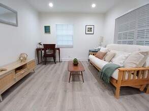 1137 NE 9th Ave in Delray Beach, FL - Building Photo - Building Photo