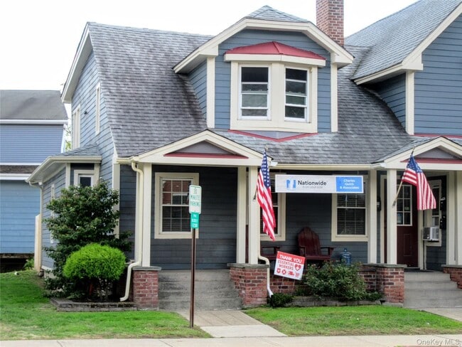 13 W Main St