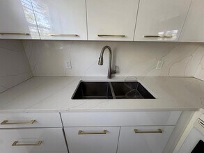 244 Sheffield J in West Palm Beach, FL - Building Photo - Building Photo