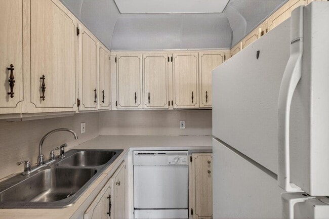 property at 841 SW 18th Ct