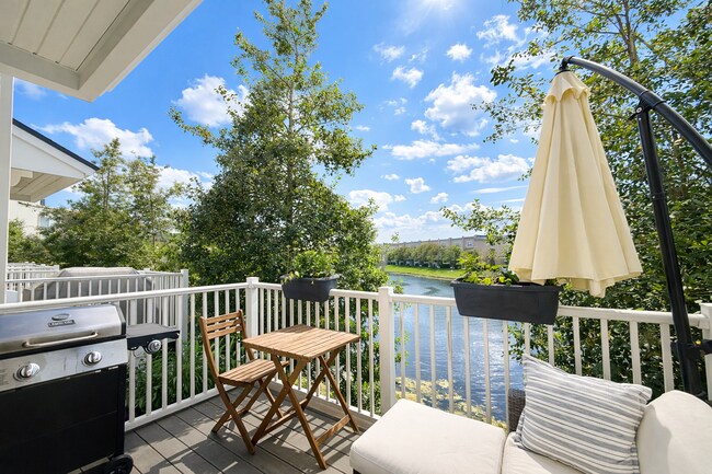 4428 Ellipse Dr in Jacksonville, FL - Foto de edificio - Building Photo