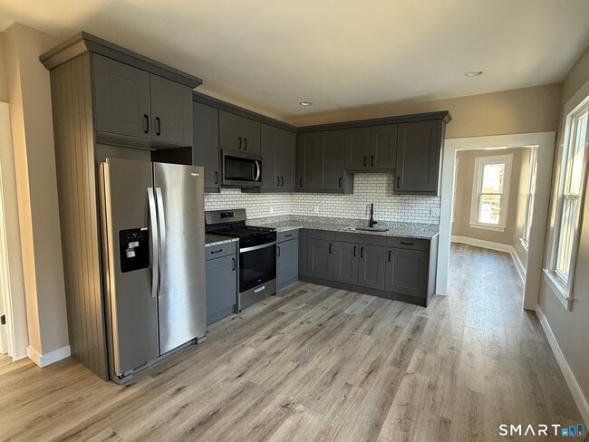 24 Breckenridge Ave in Meriden, CT - Building Photo - Building Photo