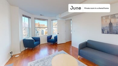 Private bedroom in 3 bed/1 bath Home in Chicago, IL - Building Photo - Building Photo