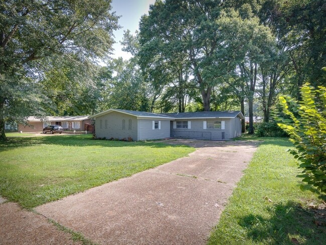 property at 5264 Whitworth Rd