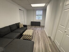 38 N Main St, Unit Apt #4 in Shenandoah, PA - Building Photo - Building Photo