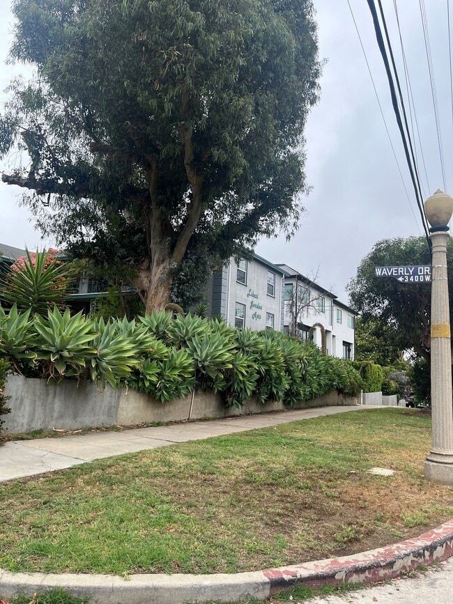 Libazi Gardens in Los Angeles, CA - Building Photo - Building Photo