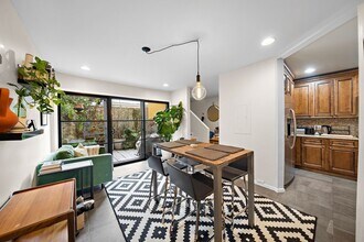 3018 Baldwin St in Houston, TX - Foto de edificio - Building Photo