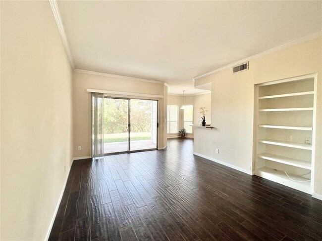 6000-13 Shepherd Mountain Cove in Austin, TX - Building Photo - Building Photo