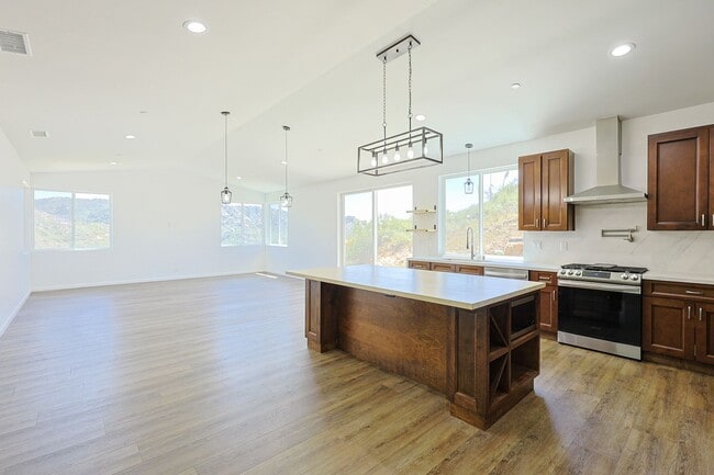 26143 Sky Dr in Escondido, CA - Building Photo - Building Photo