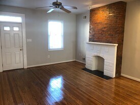 1928 Harcum Way in Pittsburgh, PA - Building Photo