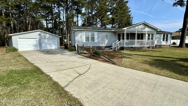 property at 947 Par Ct SW