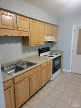 1030 Sable Dr in Pensacola, FL - Foto de edificio - Building Photo