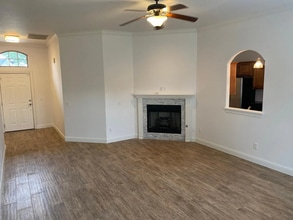 4974 W Dover St in Fayetteville, AR - Building Photo - Building Photo