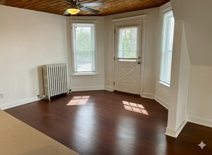 7635 W Foster Ave in Chicago, IL - Foto de edificio - Building Photo