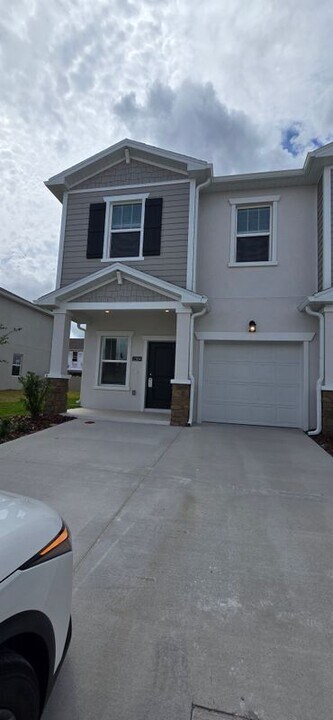 2584 Skyline Lp in Kissimmee, FL - Building Photo
