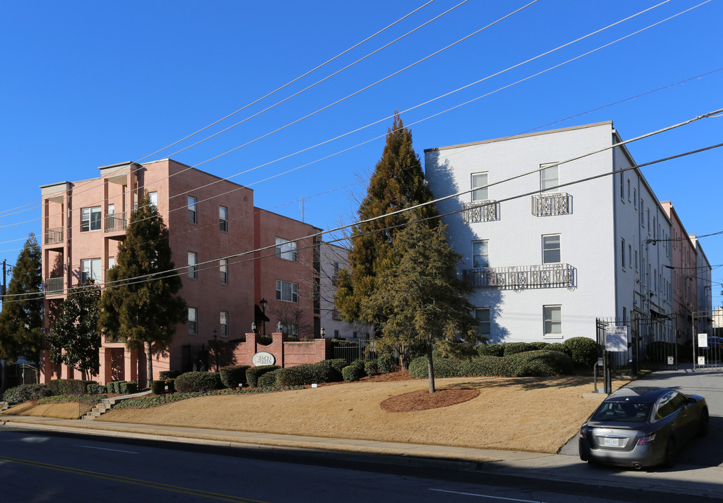 Paces Green in Atlanta, GA - Foto de edificio