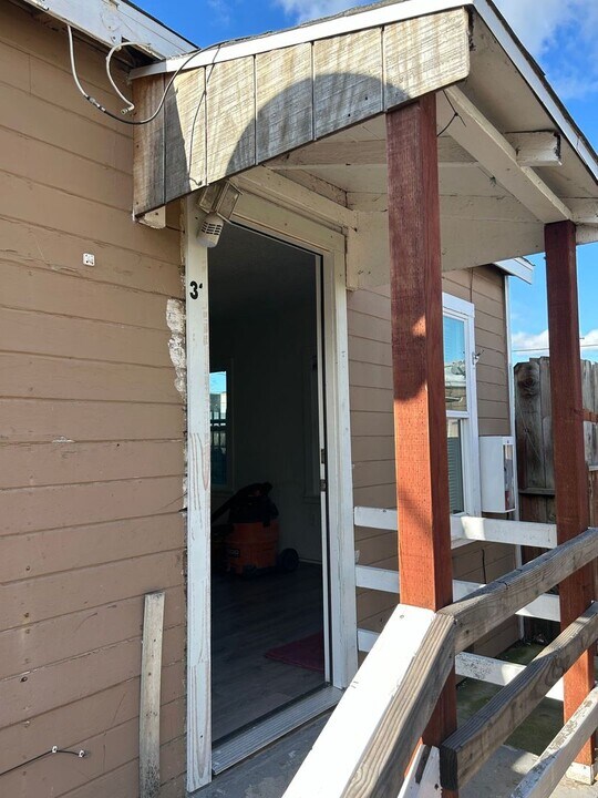 33 Washington St in Bay Point, CA - Building Photo