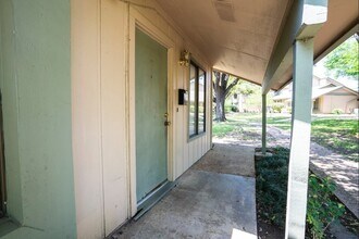 906 Silver Quail Ln in Austin, TX - Building Photo - Building Photo