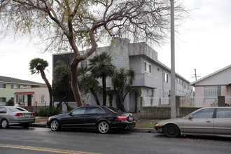 525 S Osage Ave in Inglewood, CA - Building Photo - Building Photo