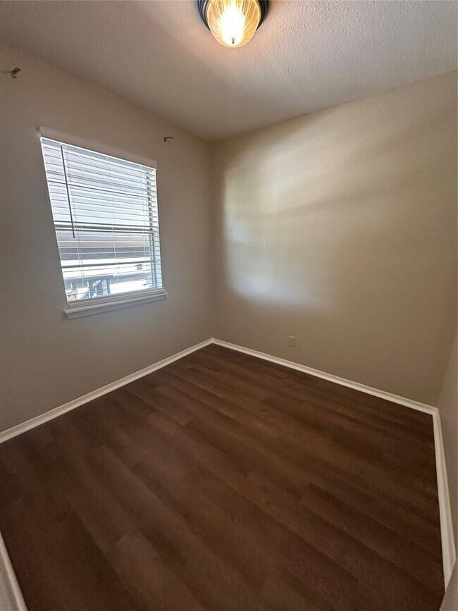 1210 Hi Stirrup in Horseshoe Bay, TX - Building Photo - Building Photo
