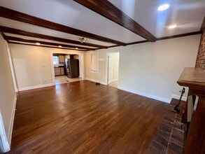 1247 Elvis Presley Dr in Tupelo, MS - Building Photo - Building Photo