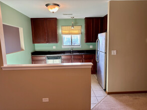 2230 Abbeywood Dr in Lisle, IL - Building Photo - Building Photo