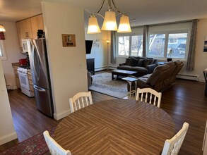 3006 Donington Dr in Anchorage, AK - Building Photo - Building Photo