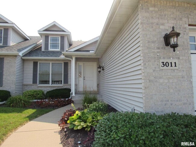 property at 3011 Belmont Pl