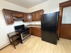 43 Alpha Rd, Unit Alpha Road in Boston, MA - Foto de edificio - Building Photo