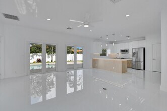 237 NW 7th St in Boca Raton, FL - Building Photo - Building Photo