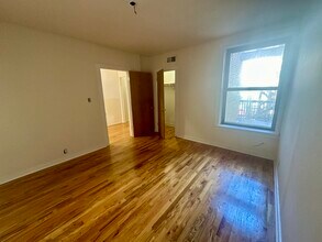 1008 W Argyle St in Chicago, IL - Building Photo - Building Photo