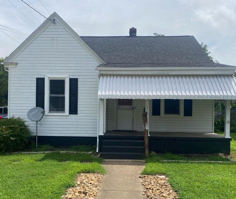 128 Northwest Blvd in Danville, VA - Building Photo