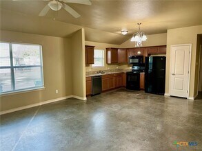 1400 Clyde St in San Marcos, TX - Building Photo - Building Photo