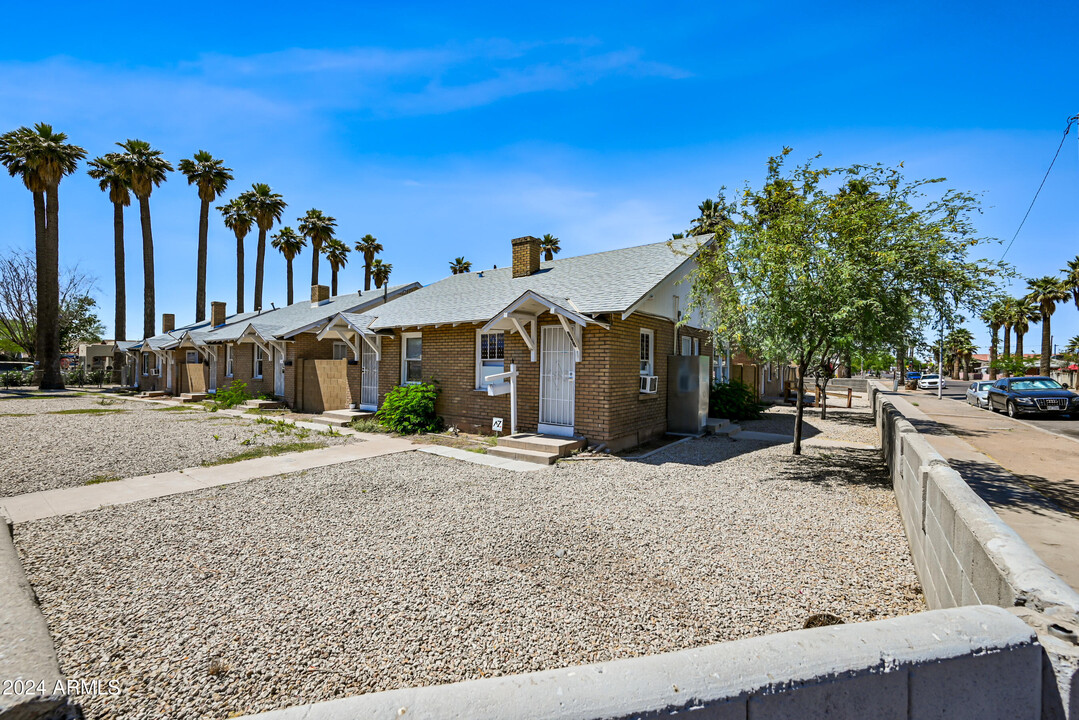 2102 W Adams St in Phoenix, AZ - Building Photo