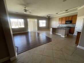 11104 Chappellet Ct in Bakersfield, CA - Building Photo - Building Photo